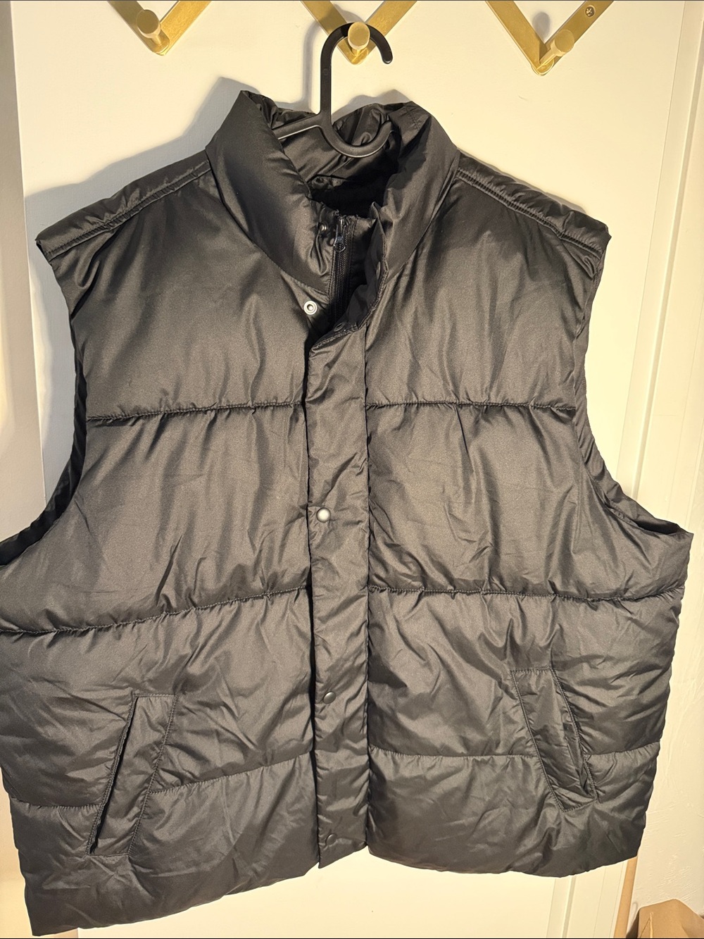 Old Navy Men's Black Quilted Puffer Vest